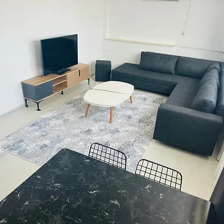 Ayaz Apartment *
